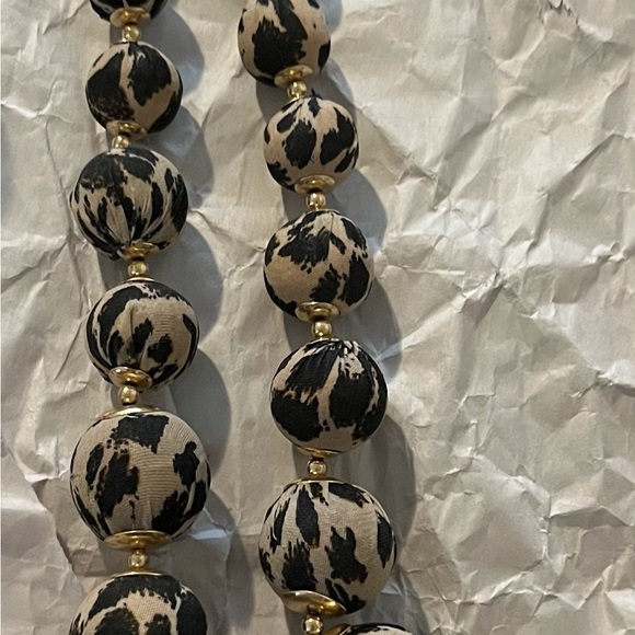 Jewelry - Chunky Fabric Bead Necklace in Black and Cream